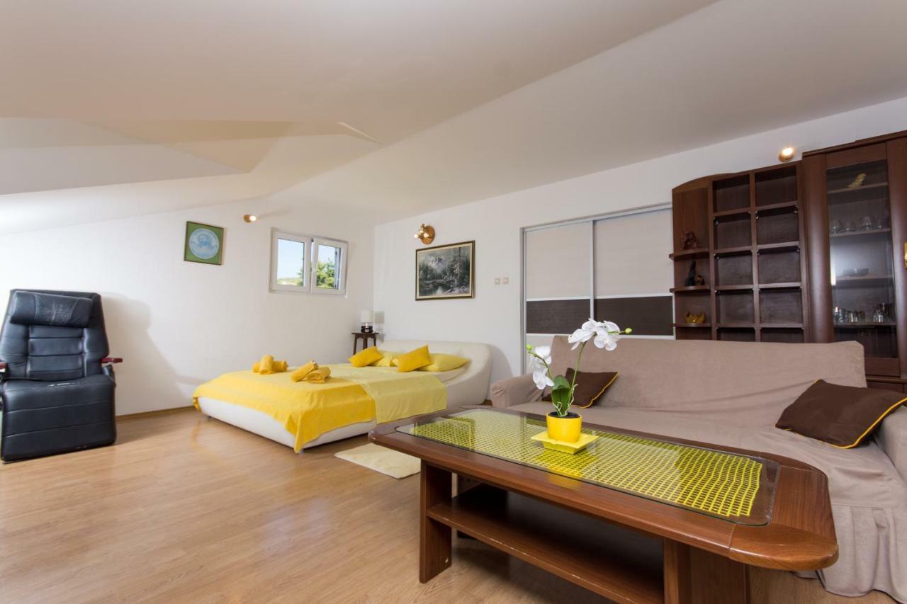 Apartmani Zana Okrug Gornji Exterior foto